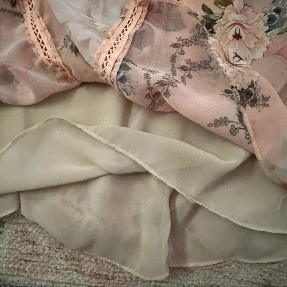 V Cristina• Peach Flowy Long Sleeve Dress Size M - Picture 6 of 16